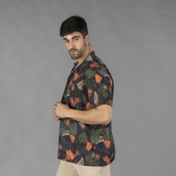 CAMISA DE HOMBRE CON CUELLO Y SOLAPA MODELO HAWAI